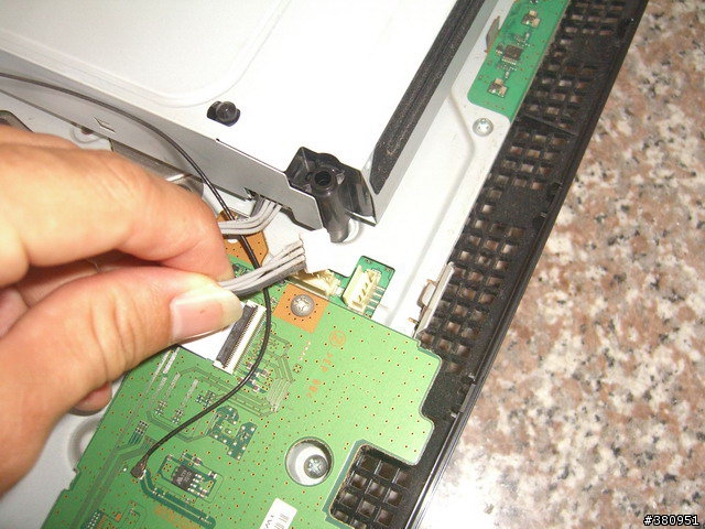 [分享] PS3 過保後..讀不到片子怎麼辦? 自己動手拆 [拆裝流程]
