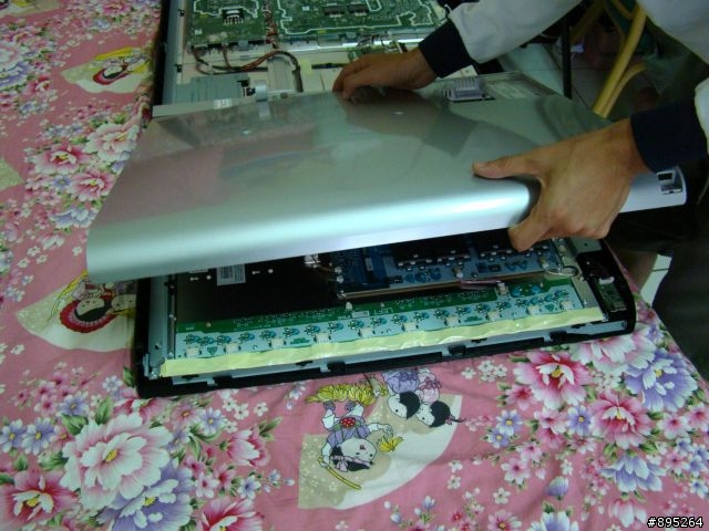 [詳細解剖文]JVC LT-42WX70高畫質專業Adobe色域顯色液晶顯示器
