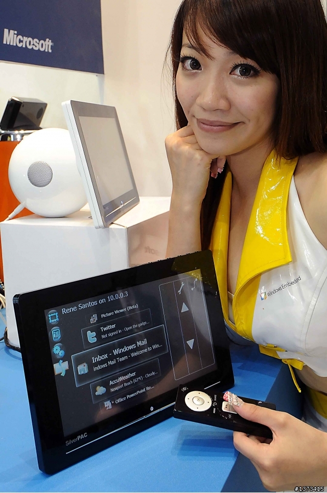 Computex上的Windows Embedded平台裝置...show girl不錯~