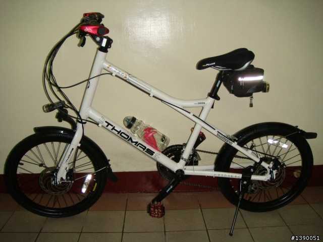 我的小徑車~THOMAS 20吋全鋁合金SHIMANO 24速碟煞~好像沒人發過這款車~怪怪的~