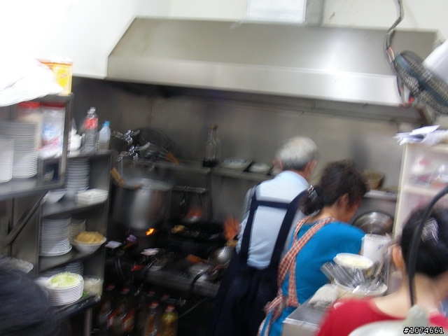 (高雄美食)鹽埕區木屋家常料理~~小黃（開業已近３８年，我在近３０年前就光顧過了）