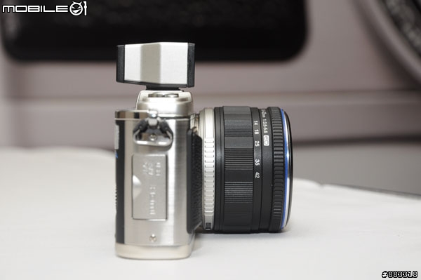 [快訊]Olympus E-P1台灣實機發表無公佈售價
