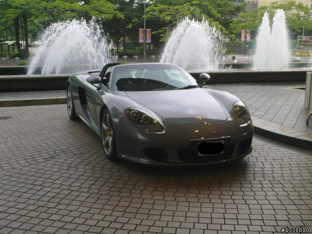 一次三台 卡雷拉   SLR R35  到君悅喝咖啡