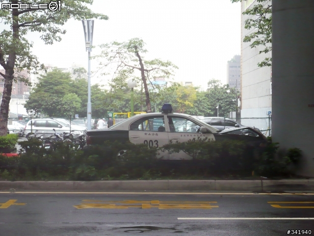警察大人，你可糗了