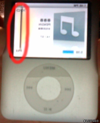 我妹的ipod nano三代螢幕怪怪的....