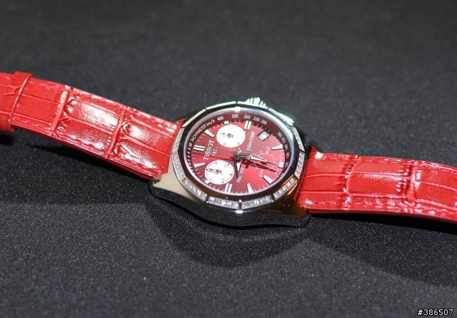 [開箱] TISSOT PRC100 極速三眼真鑽皮帶腕錶(紅)