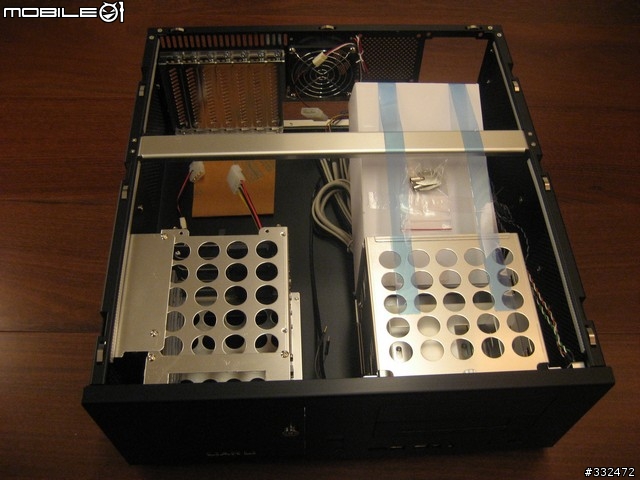 聯力最新HTPC機殼 - PC-C34F 簡單開箱文~(9/3更新+聯力售後服務感想)
