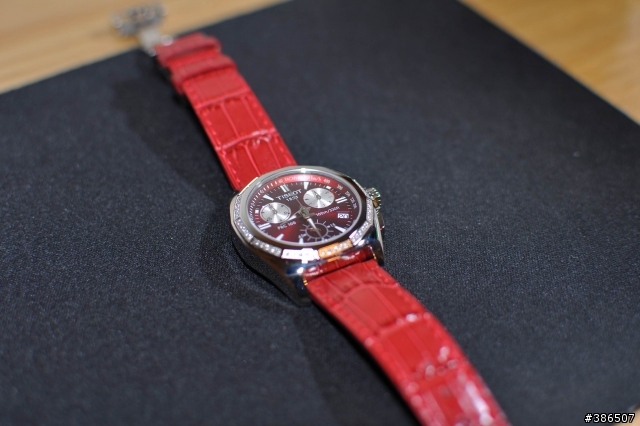 [開箱] TISSOT PRC100 極速三眼真鑽皮帶腕錶(紅)