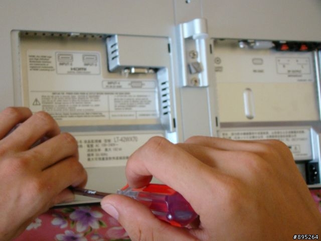 [詳細解剖文]JVC LT-42WX70高畫質專業Adobe色域顯色液晶顯示器