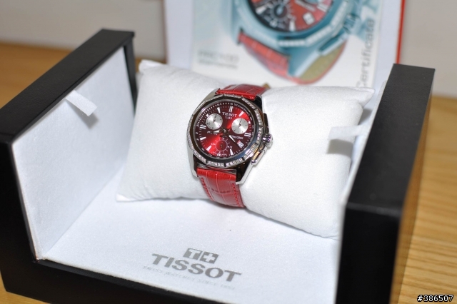 [開箱] TISSOT PRC100 極速三眼真鑽皮帶腕錶(紅)