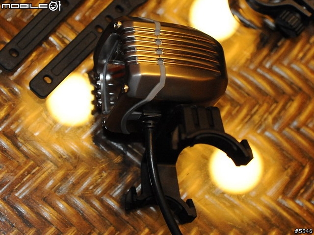 [分享]DOSUN第四支自行車專用車燈D1高貴登場～圖有點多XD