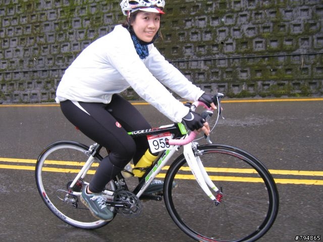 2009武嶺鐵馬高峰會前三名和部份女車友照片
