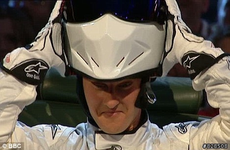 The Stig 身份揭曉，終於勇敢脫下安全帽