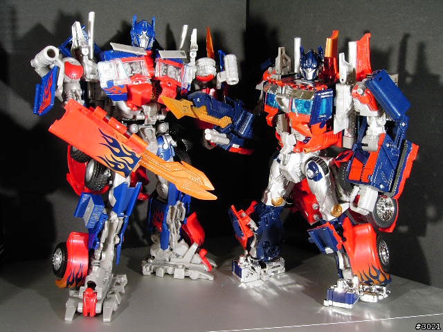 變形金剛 Optimus Prime 電影版一代 vs 二代
