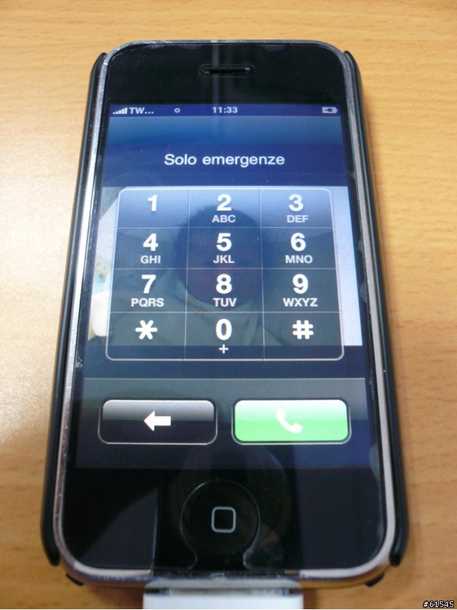 [求救]我的iphone更新3.0以後變成磚塊了