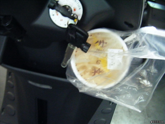 V1、金牌 FI 新置物箱設計