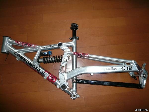 請教REAR SHOCK長行程的車架...請喜歡FR跟DH的車友請進
