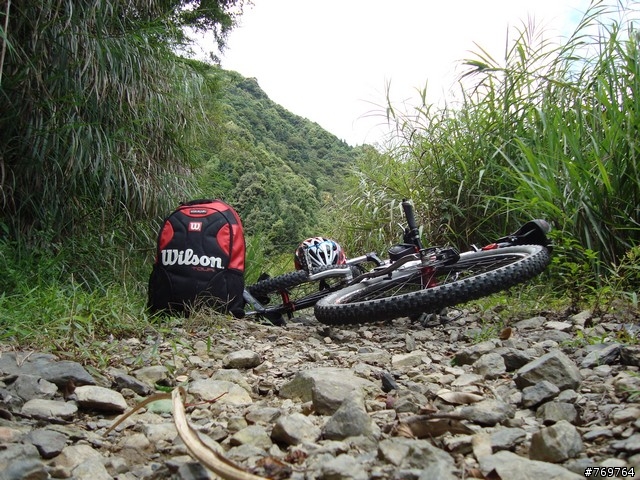 [分享]6/28 小關山林道探路之不負責分享...圖多...