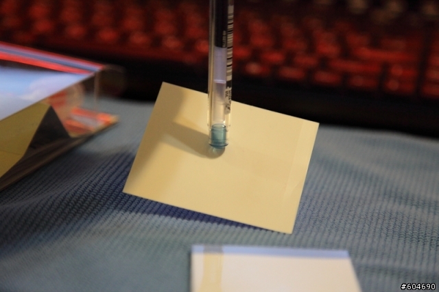 用PENTAX果凍筆清潔我的5DII CMOS,結果果凍印印上去了