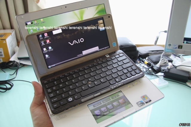 SHARP 首台 netbook PC-NJ70A vs SONY P25G