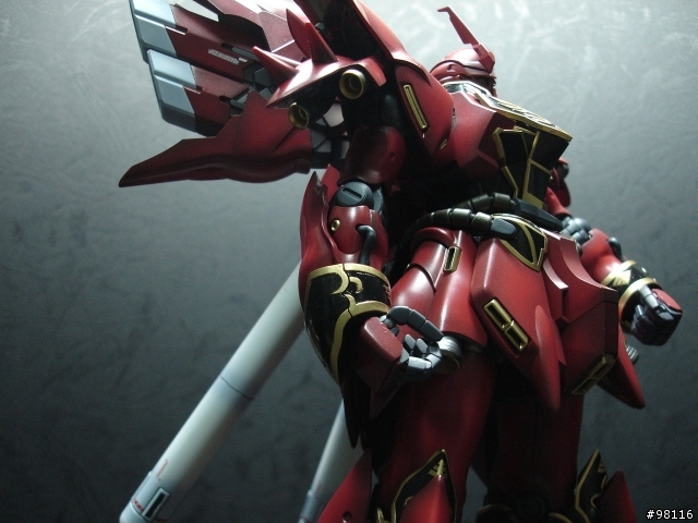 [分享]Gundam UC 紅色彗星再降臨!!