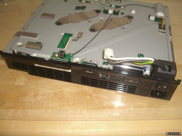 [分享] PS3 過保後..讀不到片子怎麼辦? 自己動手拆 [拆裝流程]