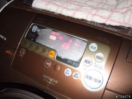 [已解決][附完整圖]有關"日立風熨斗滾筒洗衣機 (SF BD-2200T)"顯示控制面板烘乾時霧氣凝結!!!