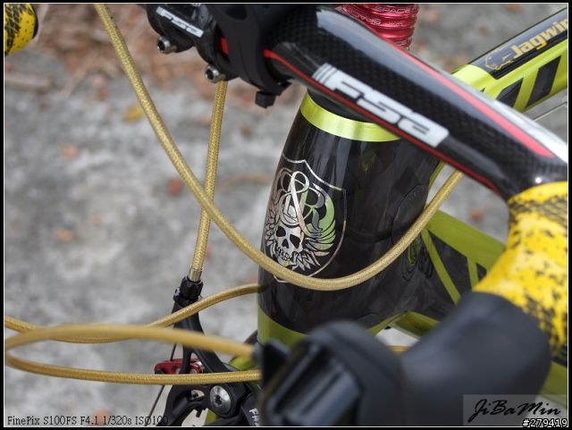 (分享)千呼萬喚死出來~Rock Racing 山寨版