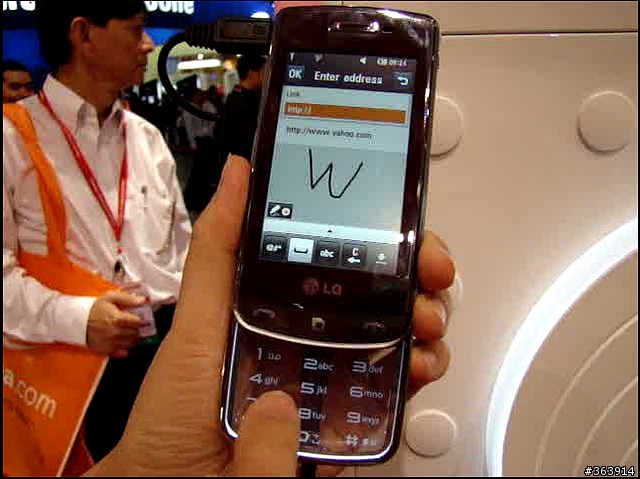 [LG新加坡電信展] 首見透明觸控盤 LG GD900 Crystal 實機照