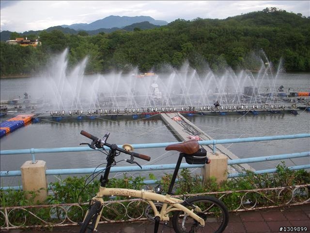 苗栗明德水庫環湖 , 外加水舞煙火秀