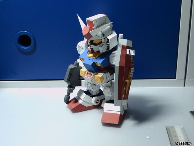 turbolabo的初鋼彈rx-78紙模型!分享下載連結!
