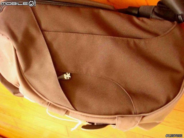 [開箱文] Crumpler筆電背包，出遊、上學的好伙伴