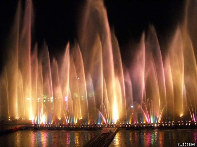 苗栗明德水庫環湖 , 外加水舞煙火秀