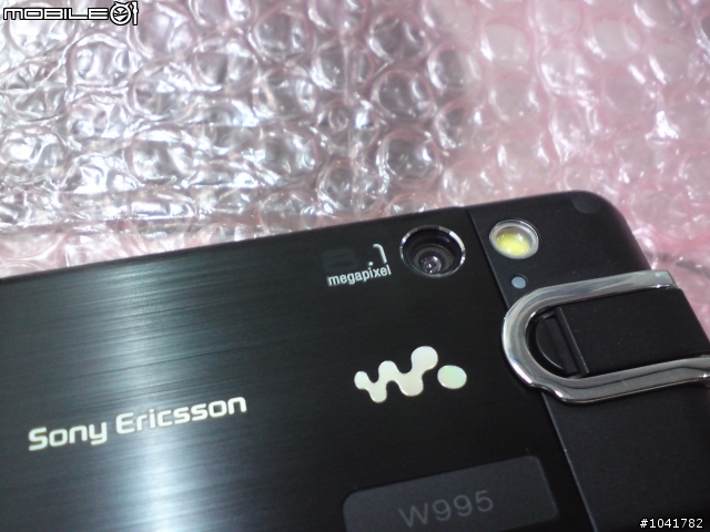 5/24號買的w995 8.1megapixel 的8脫落
