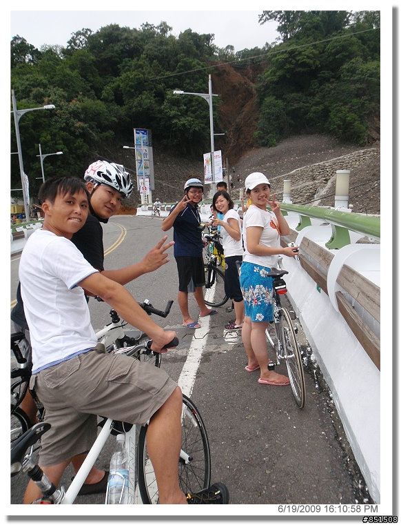 [影片分享98/10/26]2009荖濃溪鐵人三項遲到的影片分享囉~~