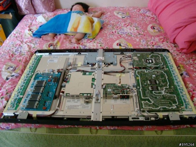 [詳細解剖文]JVC LT-42WX70高畫質專業Adobe色域顯色液晶顯示器