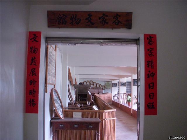 苗栗明德水庫環湖 , 外加水舞煙火秀