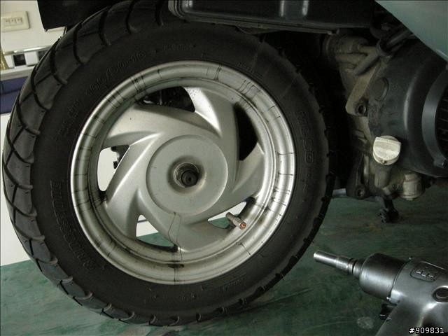 [分享] 低調高手125R~