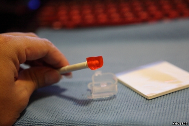 用PENTAX果凍筆清潔我的5DII CMOS,結果果凍印印上去了