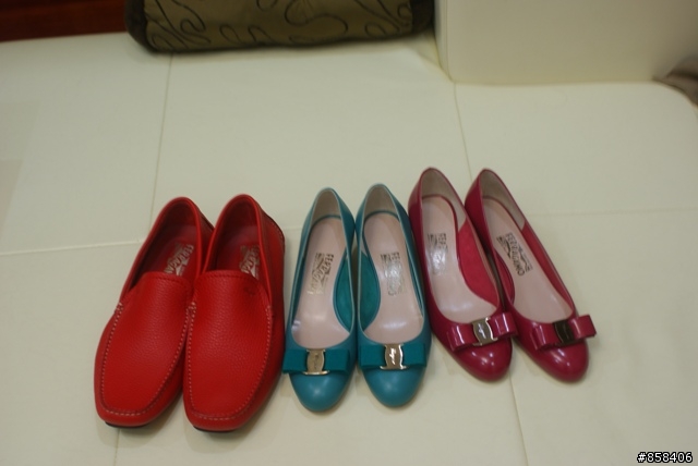 [開箱]Salvatore Ferragamo 經典女鞋 $ 休閒男鞋