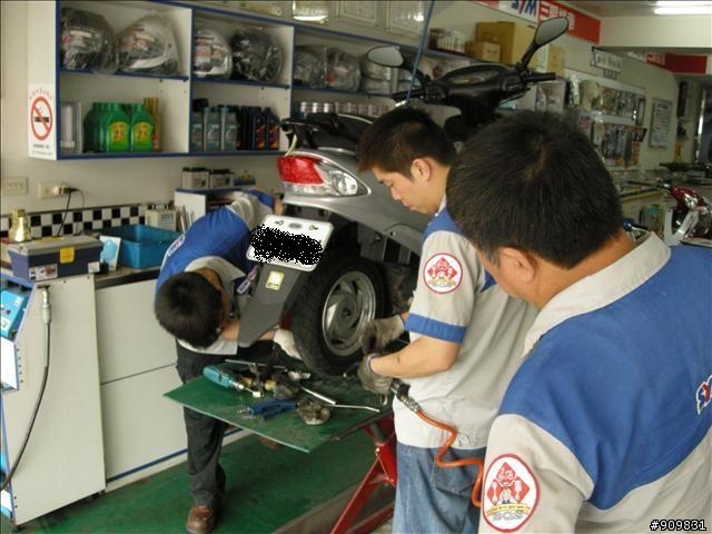 [分享] 低調高手125R~
