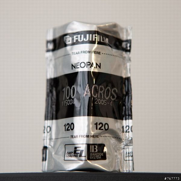 暗房筆記 - 過期了四年的 Acros 100 感度測試 （新增照片）