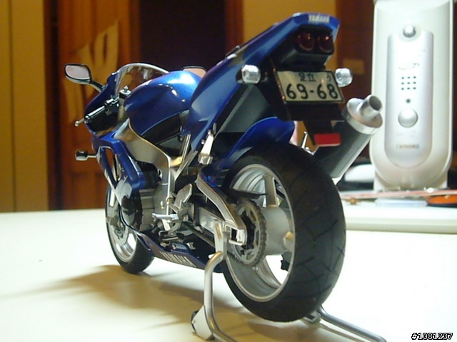 [分享]難得組一台的機車模型 YZF-R1
