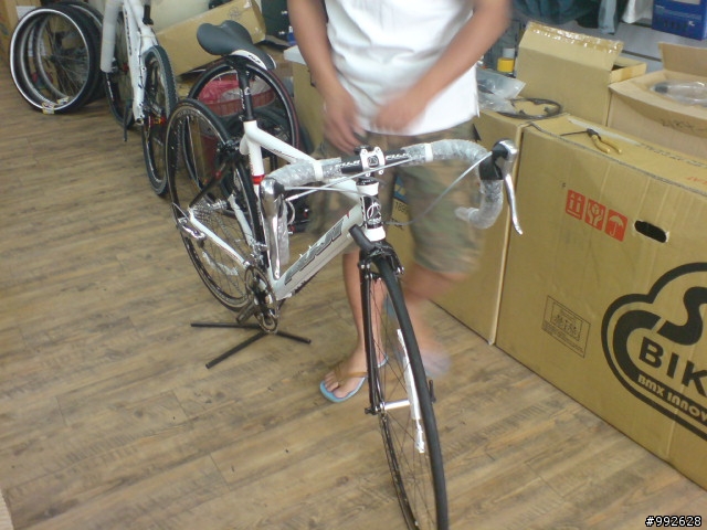 很高興加入公路車行列.roubaix PRO 開箱文
