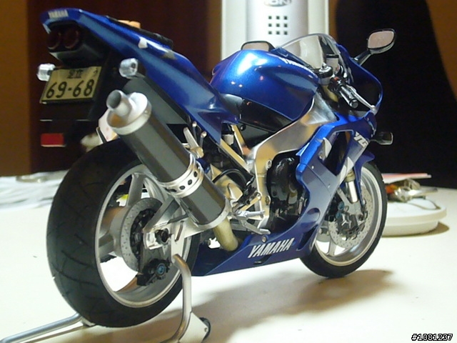 [分享]難得組一台的機車模型 YZF-R1