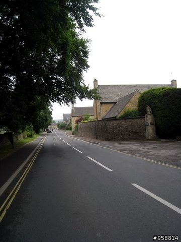 [分享]騎著單車陶醉在英國浪漫小鎮:Bourton-on-the-water