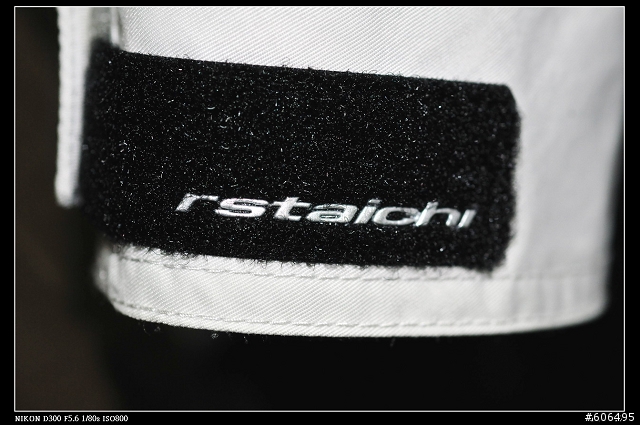 [分享] 低調品味 ─ RS Taichi RSJ-228春夏季護具外套
