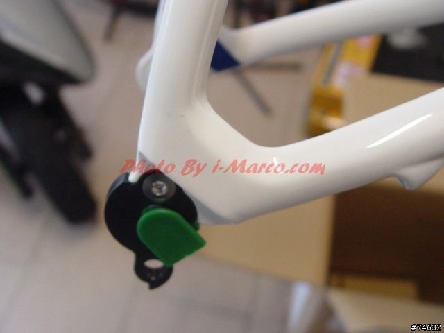 [分享]你喜歡黑武士還是白面書生??Kinesis KR-810及KT-610定裝分享