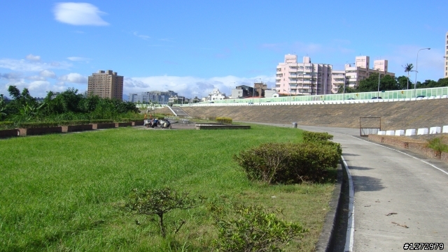 國中生獨自單挑永和河濱公園單車道(永和到樹林)