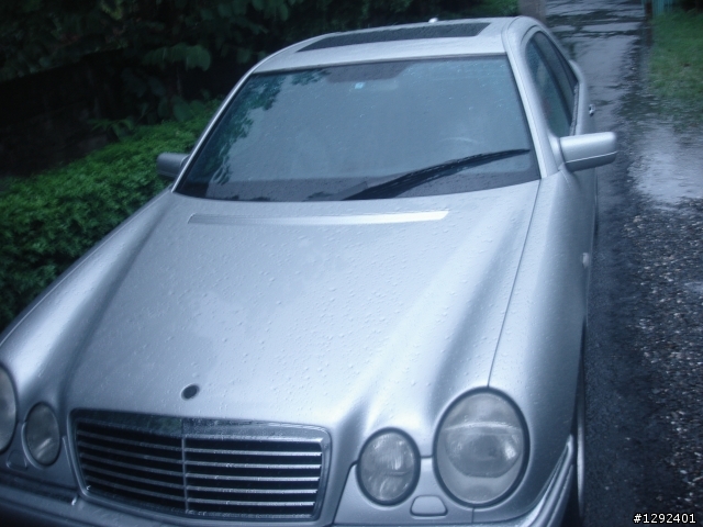 這應該是90年代的AMG E55吧